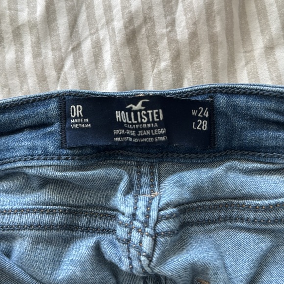 Hollister High-Rise Ripped Jean Legging - Size: 0R - Picture 3 of 4